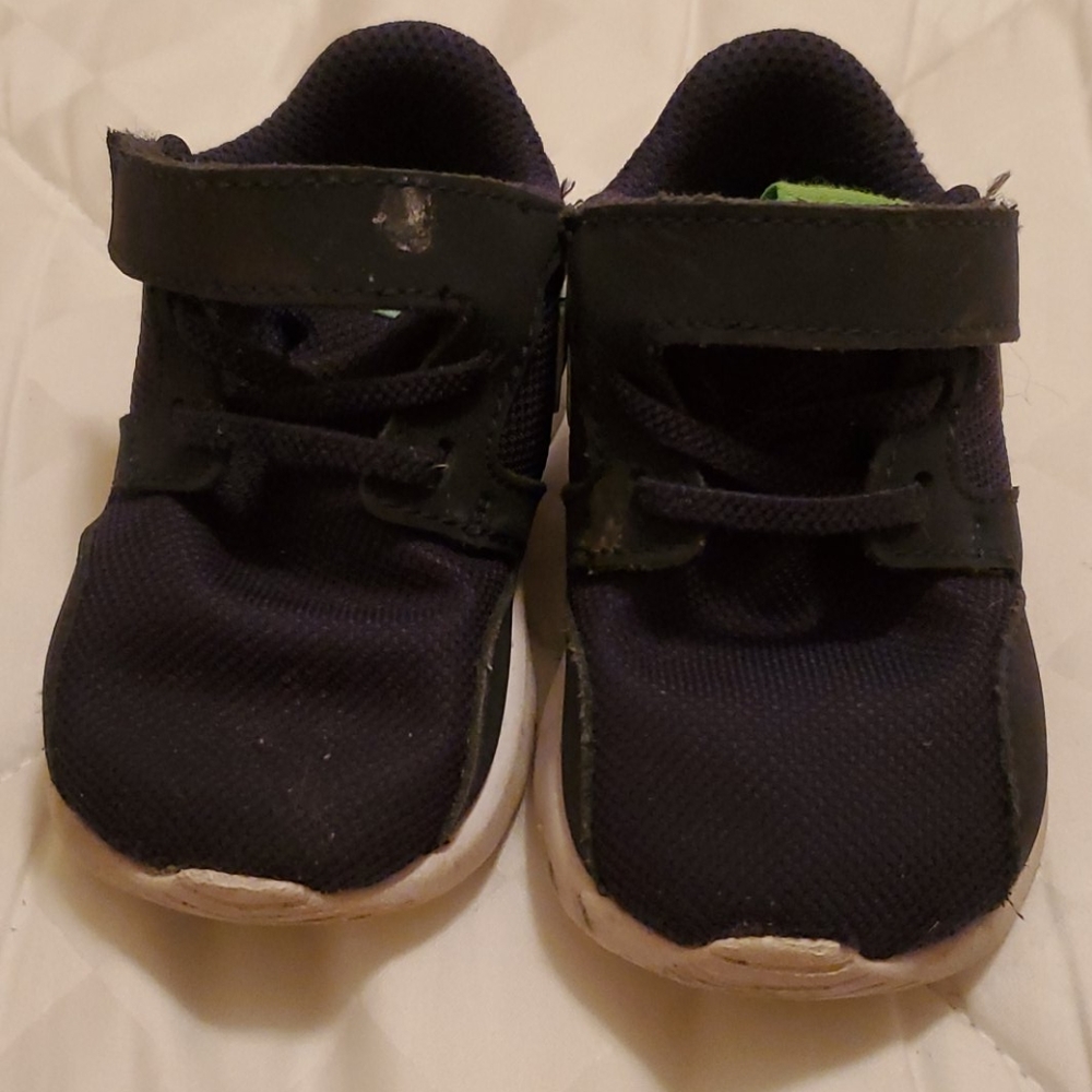 Nike navy sneakers size 4C